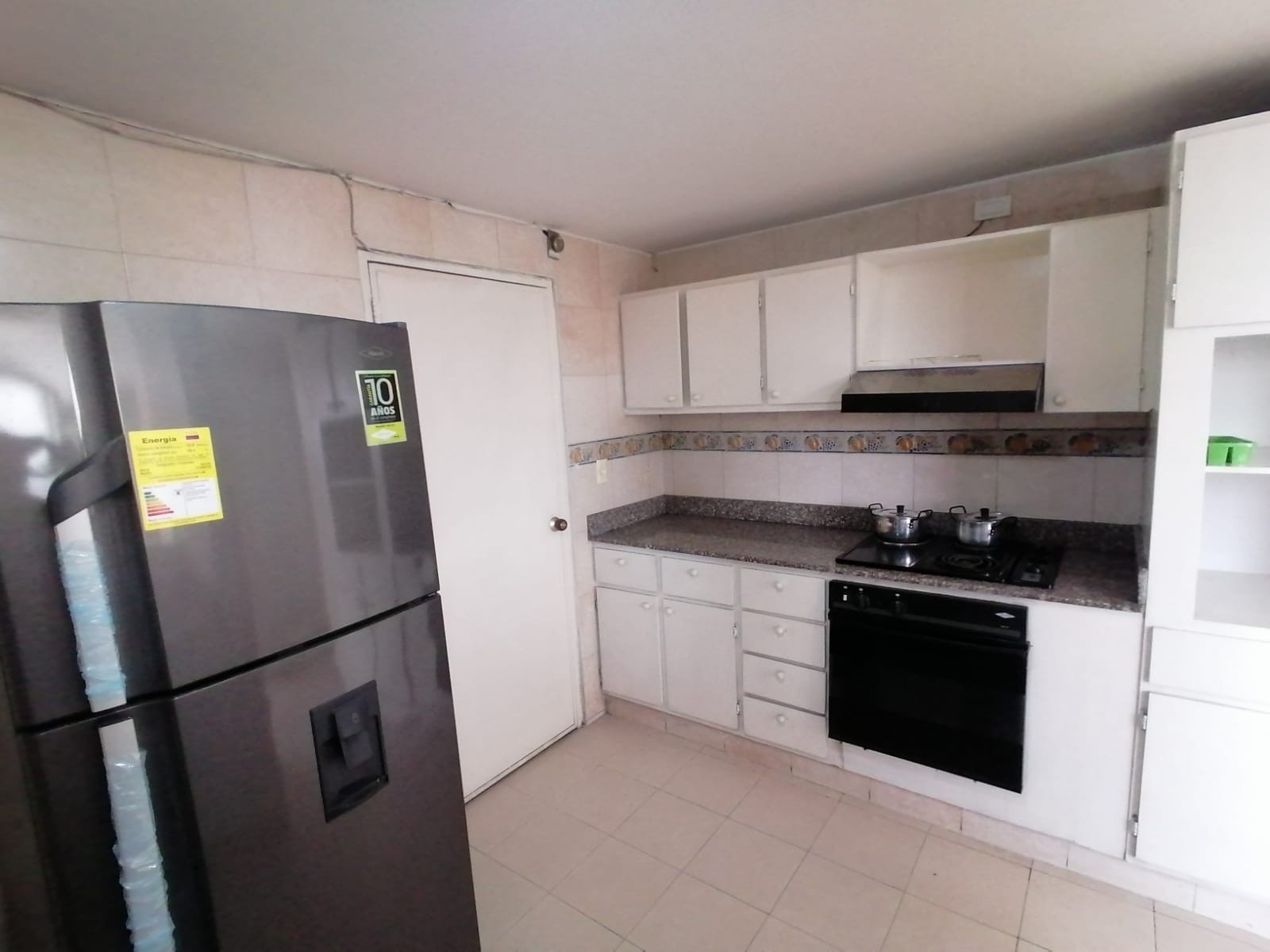 Apartamento en venta en Versalles, Cali · foto 3 de 24