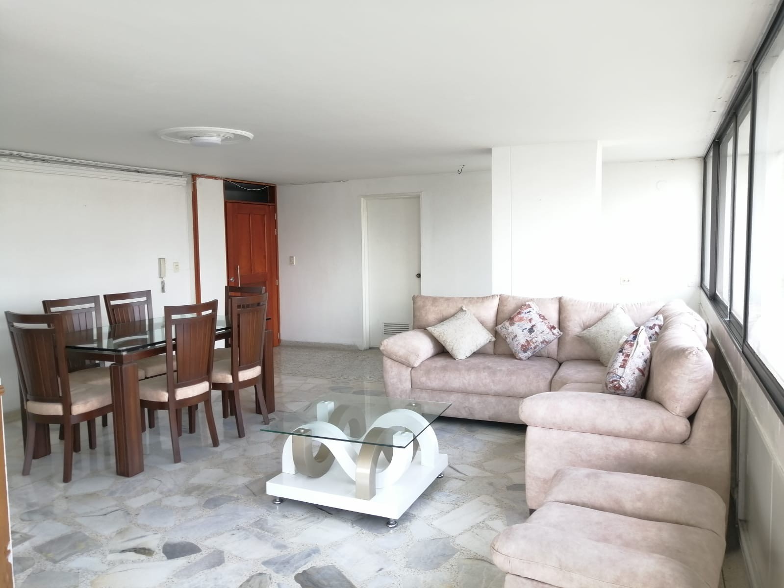 Apartamento en venta en Versalles, Cali · foto 6 de 24