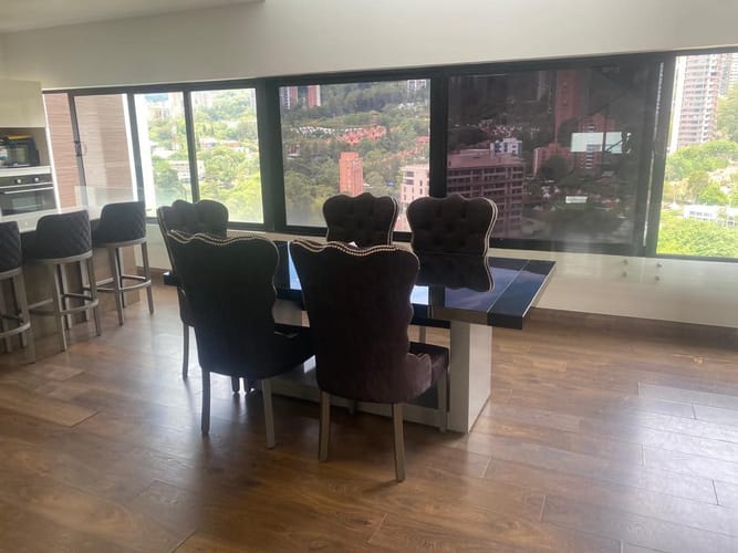 Apartamento de 2 alcobas en venta en El Poblado, Medellín, 191 m² · foto 4 de 10