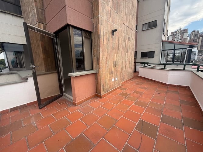 Apartamento de 2 alcobas en venta en Cabecera Del Llano, Bucaramanga, 109 m² · foto 16 de 24