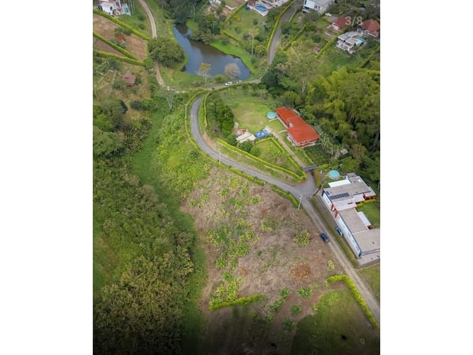 Lote en venta en Cerritos, Pereira, 2800 m² · foto 3 de 3