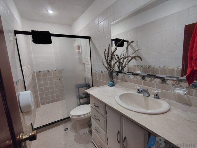 Casa de 4 alcobas en venta en Primavera, Envigado, 135 m² · foto 17 de 18
