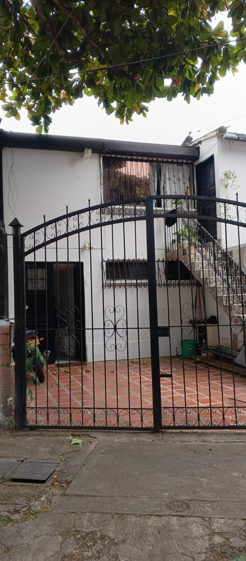 Casa en venta en El Refugio, Cali · foto 2 de 24