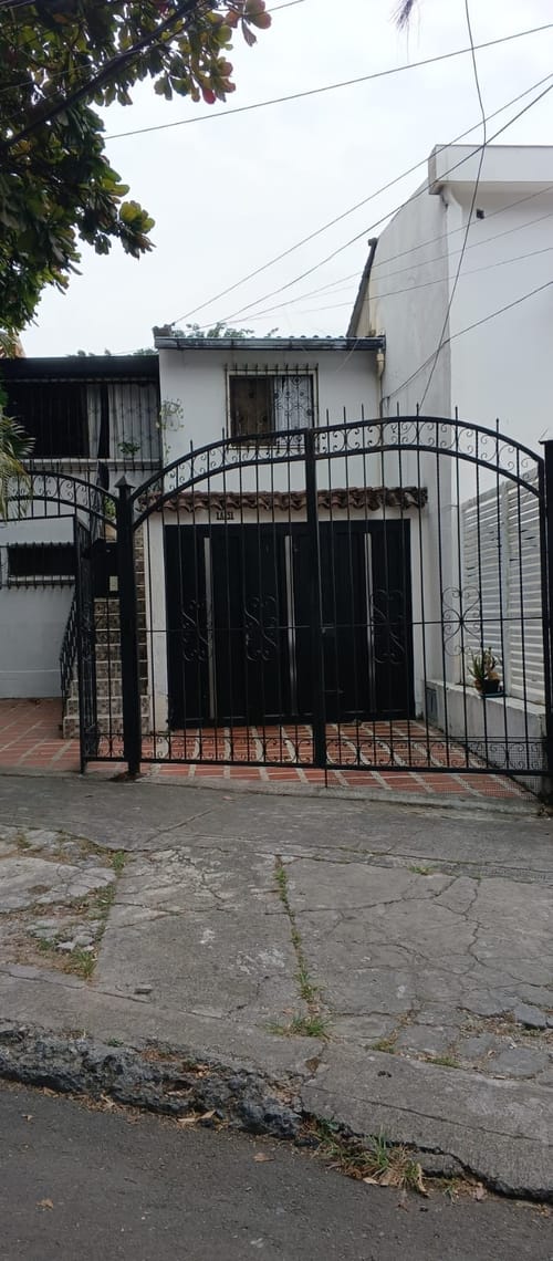 Casa en venta en El Refugio, Cali · foto 3 de 24