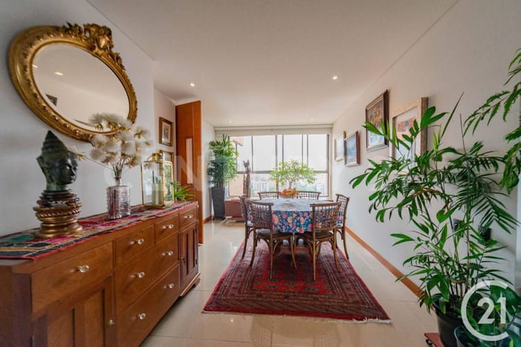 Apartamento de 3 alcobas en venta en Los Naranjos, Medellín, 210 m² · foto 5 de 20