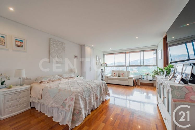 Apartamento de 3 alcobas en venta en Los Naranjos, Medellín, 210 m² · foto 11 de 20
