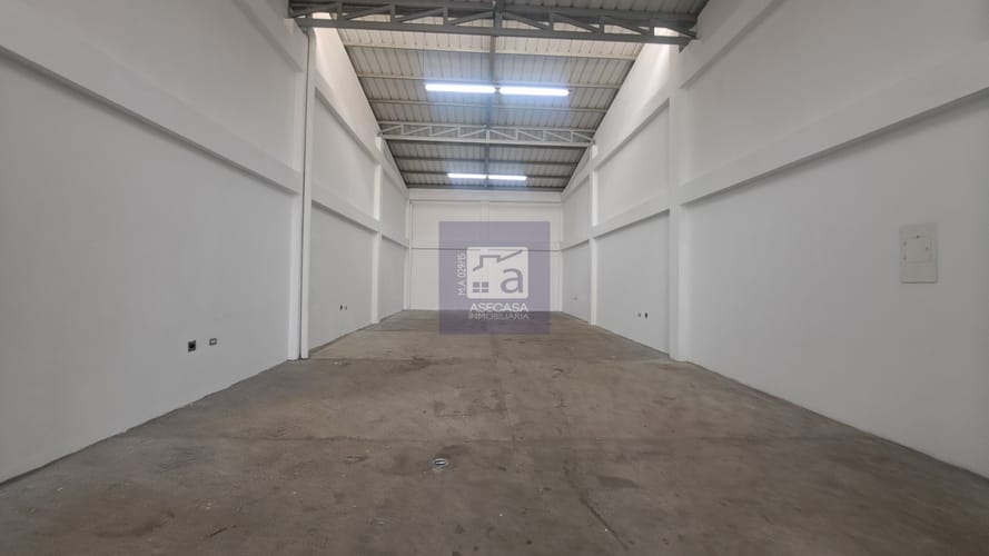 Bodega en arriendo en Gaitan, Bucaramanga, 210 m² · foto 2 de 11