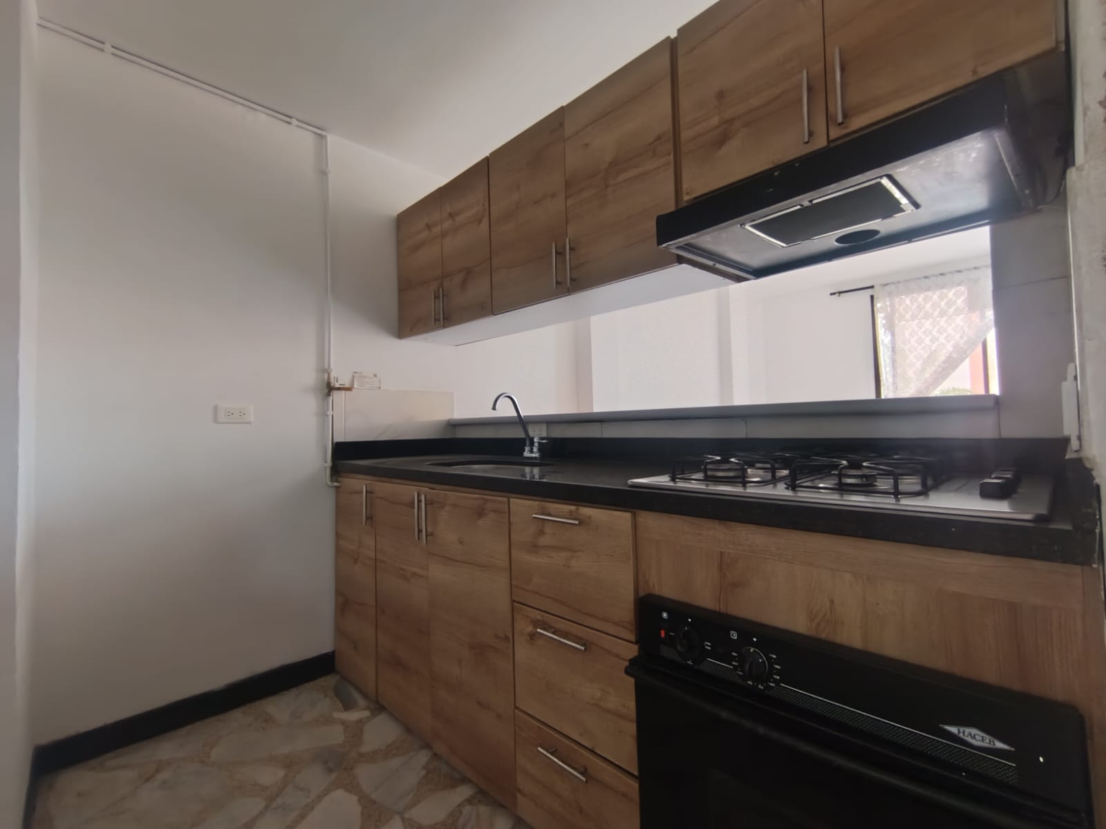 Apartamento en arriendo en Laureles, Medellín · foto 4 de 14