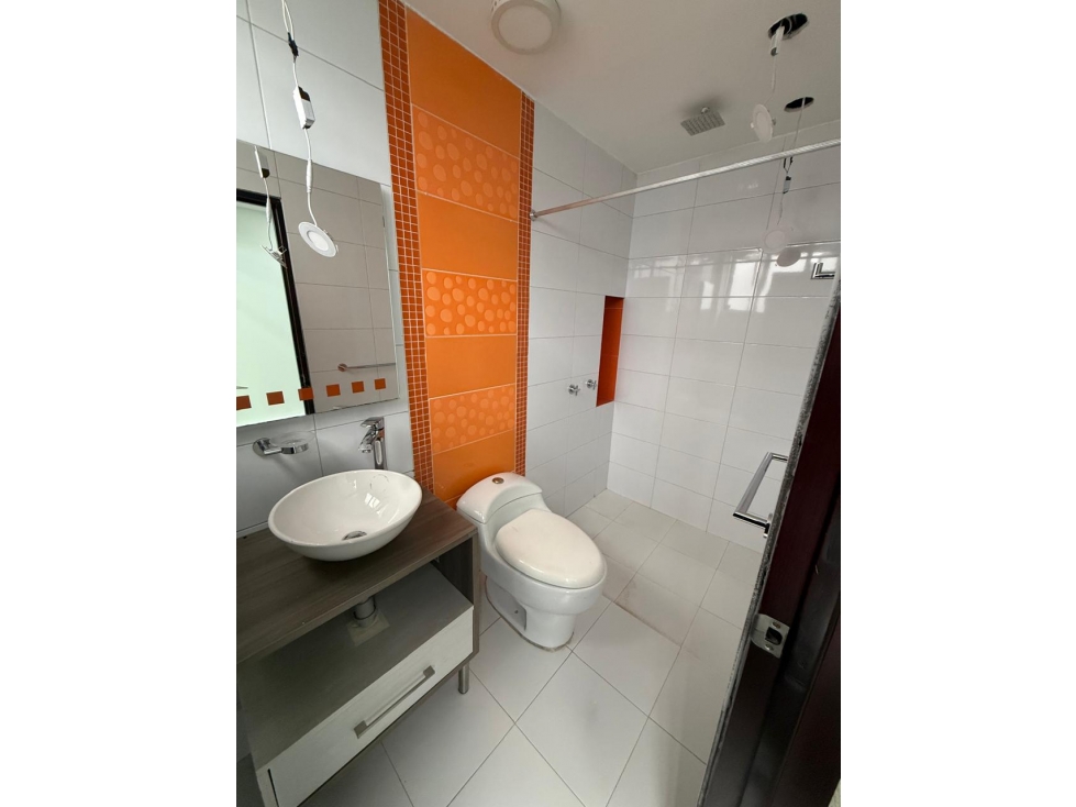 Casa en venta en Barrios Unidos, Bogotá · foto 3 de 24