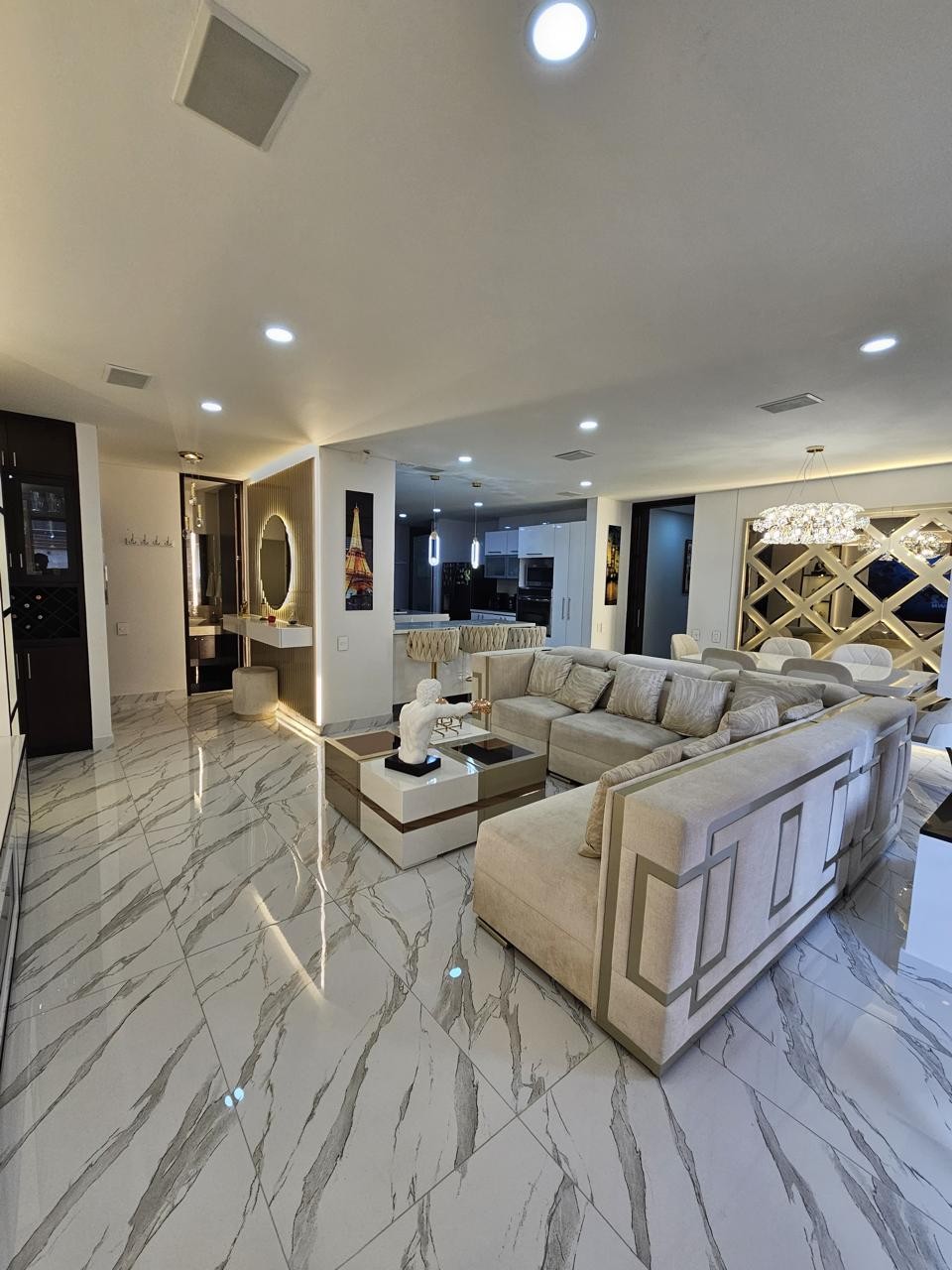 Apartamento en venta en Reserva De La Sierra, Bogotá · foto 2 de 24