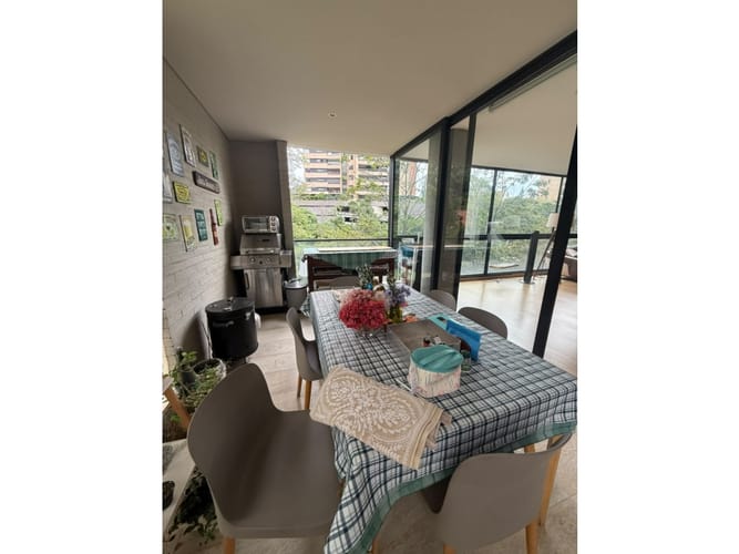 Apartamento en venta en El Poblado, Medellín · foto 7 de 22