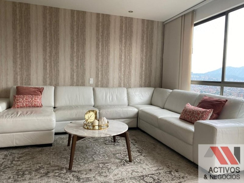 Apartamento en arriendo en El Poblado, Medellín · foto 2 de 12