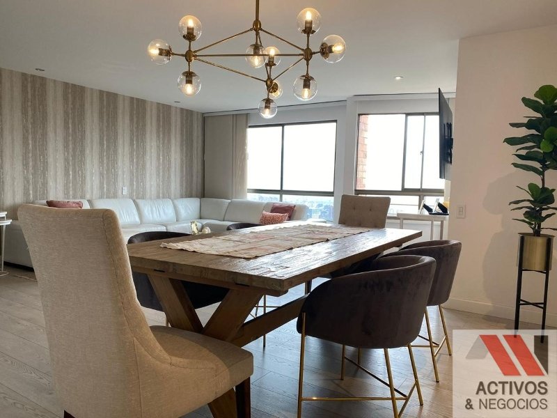 Apartamento en arriendo en El Poblado, Medellín · foto 3 de 12
