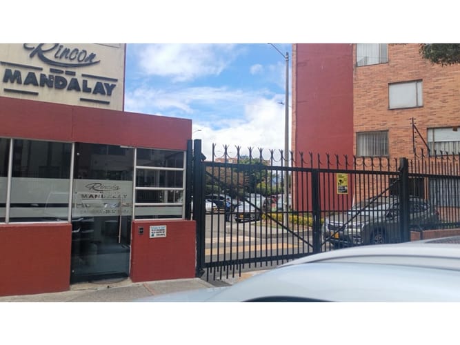 Apartamento de 3 alcobas en venta en Mandalay, Bogotá, 75 m² · foto 3 de 24