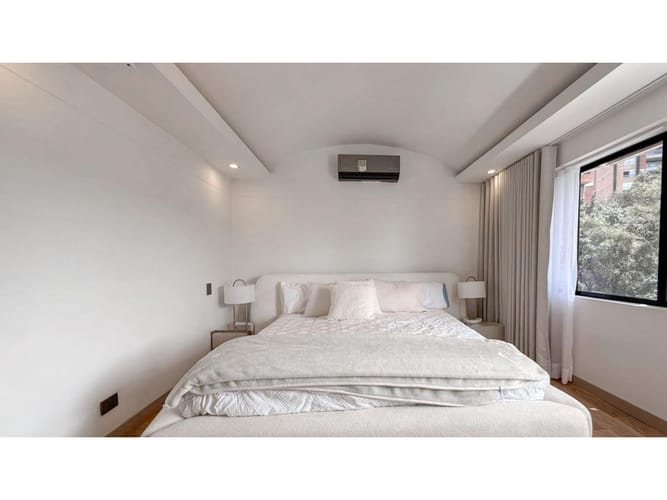 Casa de 4 alcobas en venta en Loma Benedictinos, Medellín, 234 m² · foto 8 de 24