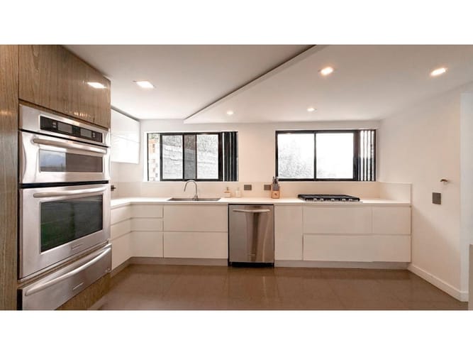 Casa de 4 alcobas en venta en Loma Benedictinos, Medellín, 234 m² · foto 16 de 24