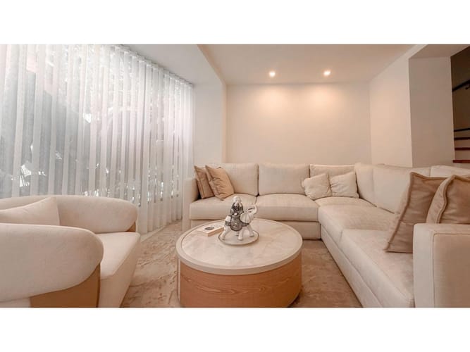 Casa de 4 alcobas en venta en Loma Benedictinos, Medellín, 234 m² · foto 19 de 24