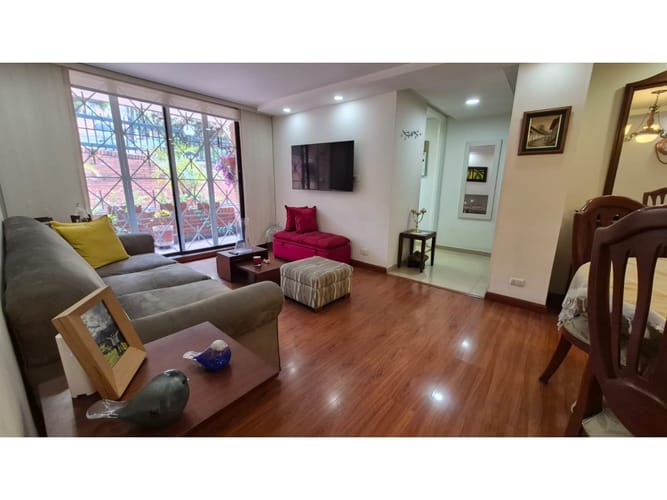 Apartamento de 2 alcobas en venta en Chapinero, Bogotá, 82 m² · foto 2 de 24