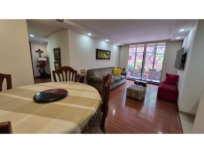 Apartamento de 2 alcobas en venta en Chapinero, Bogotá, 82 m² · foto 3 de 24