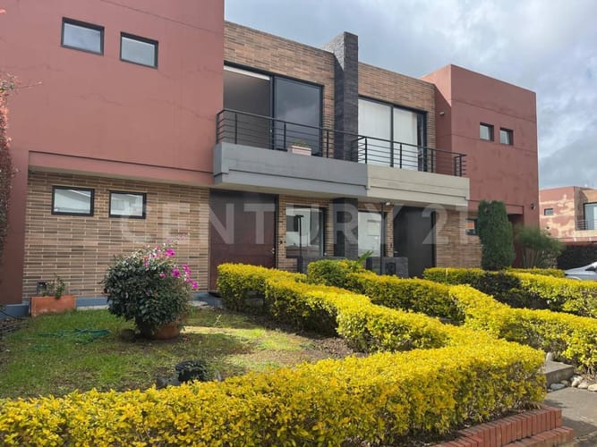 Casa de 3 alcobas en venta en Quintas De Bejucal, Cajicá, 218 m² · foto 2 de 24