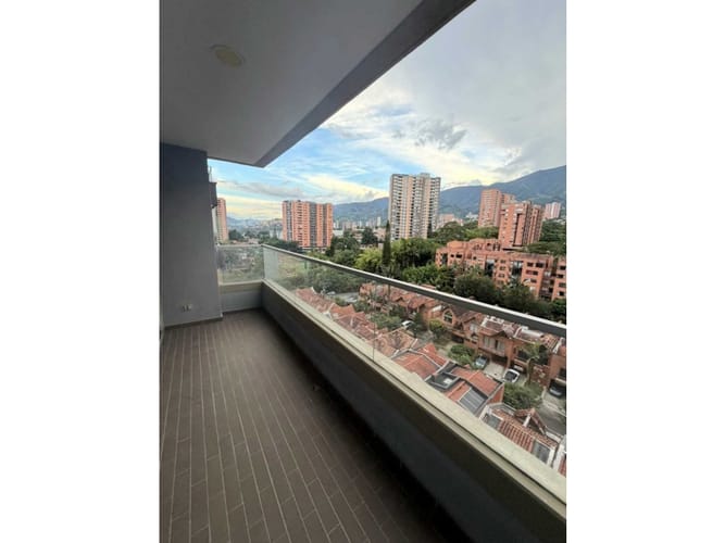 Apartamento en venta en Los Naranjos, Itagüí · foto 2 de 24