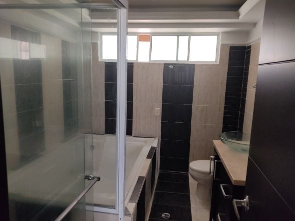 Casa de 5 alcobas en venta en Granjas De Provenza, Bucaramanga, 198 m² · foto 10 de 19