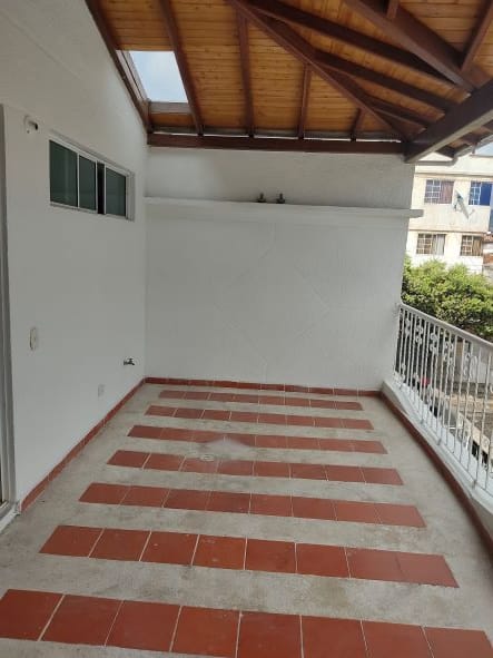 Casa de 5 alcobas en venta en Granjas De Provenza, Bucaramanga, 198 m² · foto 13 de 19