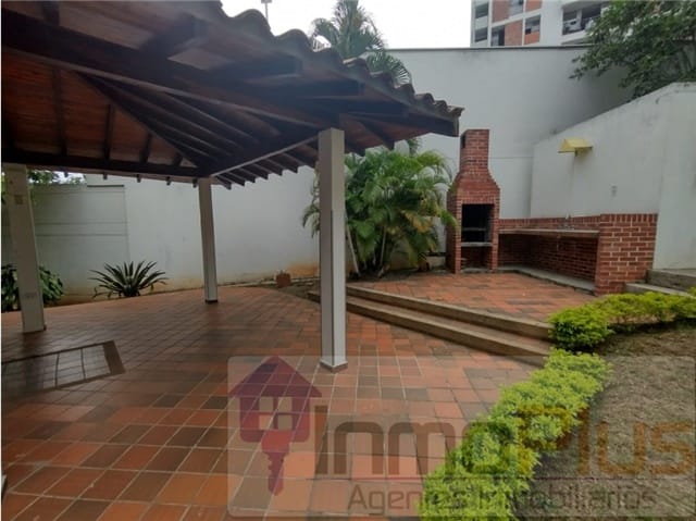 Casa de 5 alcobas en venta en Granjas De Provenza, Bucaramanga, 198 m² · foto 18 de 19