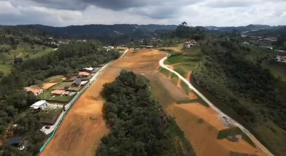 Lote en venta en La Mejia, Guarne, 2000 m² · foto 2 de 20