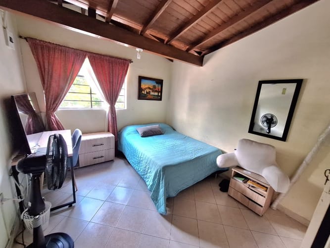 Casa de 6 alcobas en venta en Belén, Medellín, 90 m² · foto 9 de 13