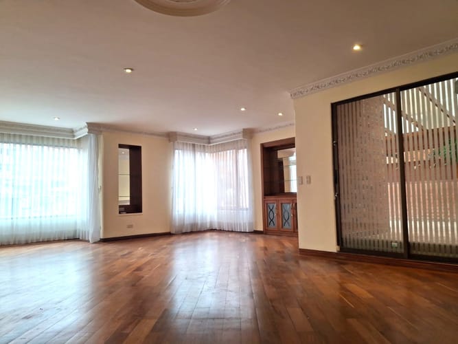 Apartamento de 3 alcobas en venta en La Carolina, Bogotá, 222 m² · foto 6 de 23