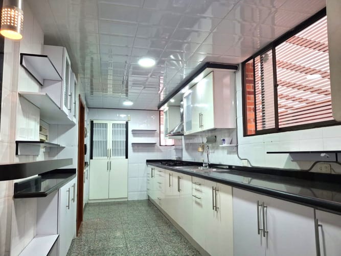 Apartamento de 3 alcobas en venta en La Carolina, Bogotá, 222 m² · foto 10 de 23