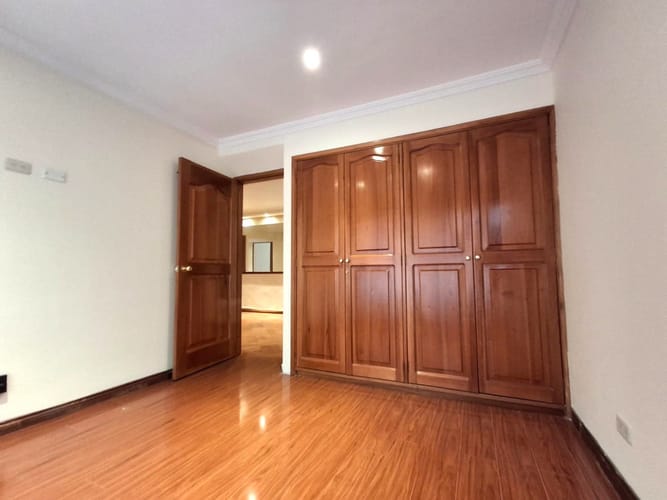 Apartamento de 3 alcobas en venta en La Carolina, Bogotá, 222 m² · foto 16 de 23