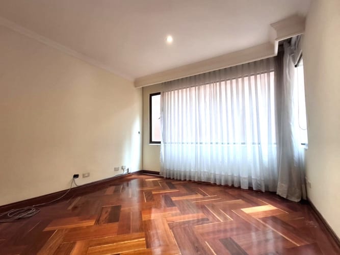 Apartamento de 3 alcobas en venta en La Carolina, Bogotá, 222 m² · foto 17 de 23