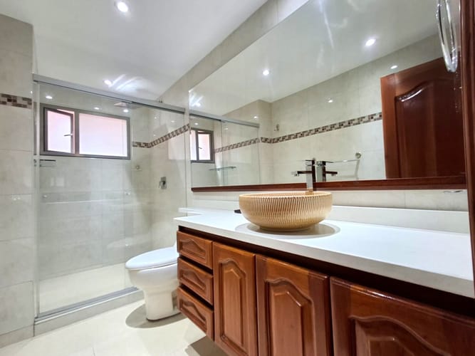 Apartamento de 3 alcobas en venta en La Carolina, Bogotá, 222 m² · foto 18 de 23