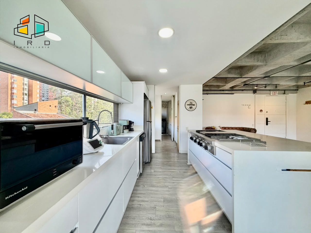 Apartamento en arriendo en El Poblado, Medellín · foto 9 de 24