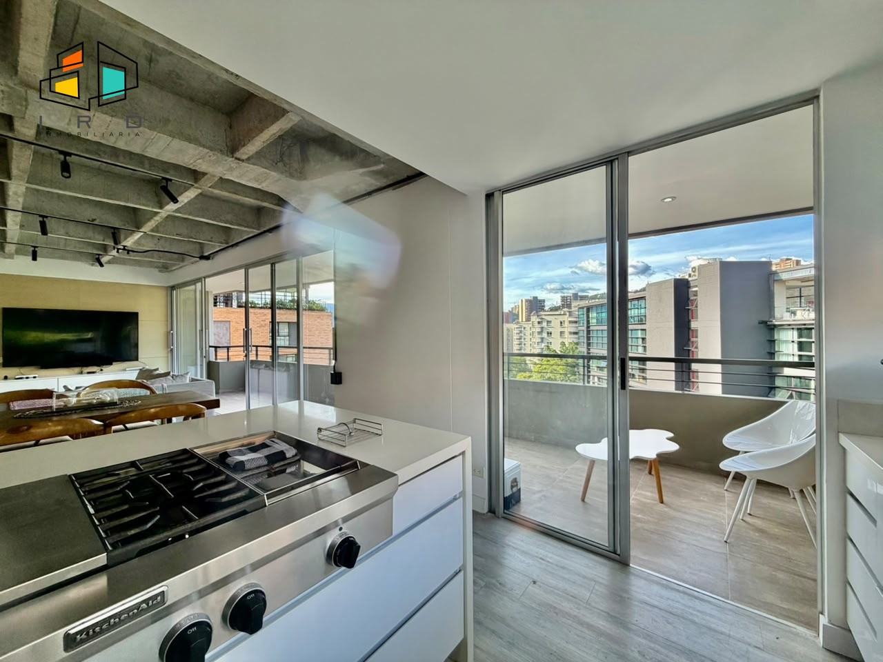 Apartamento en arriendo en El Poblado, Medellín · foto 8 de 24