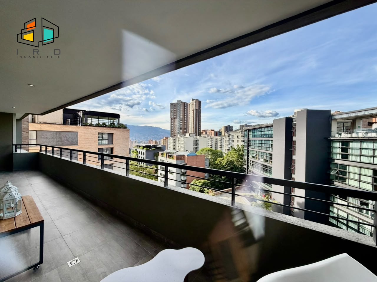 Apartamento en arriendo en El Poblado, Medellín · foto 2 de 24