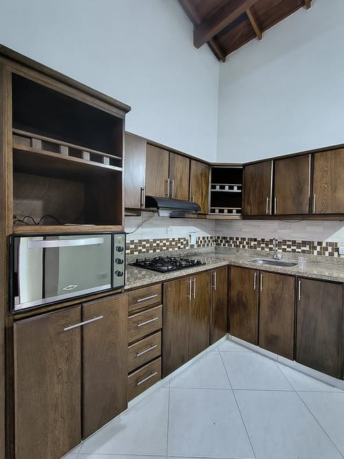 Apartamento de 3 alcobas en arriendo en Cristobal, Medellín, 120 m² · foto 4 de 10