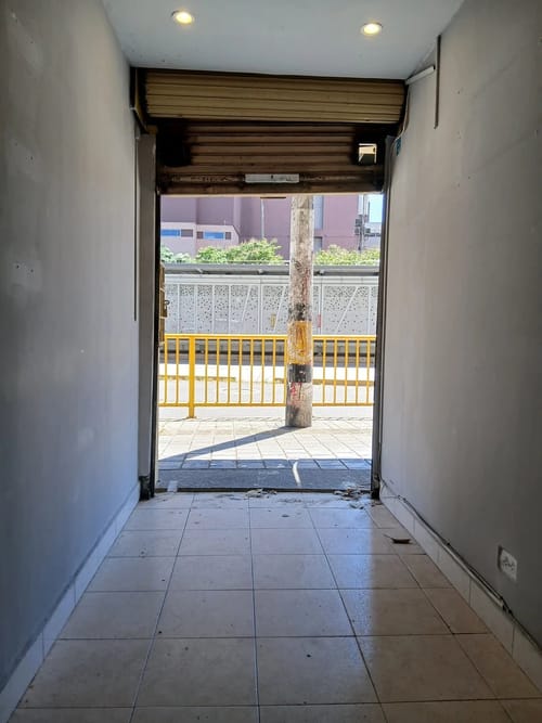 Local en arriendo en El Chagualo, Medellín, 10 m² · foto 3 de 7