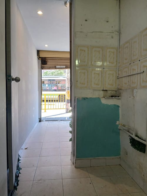 Local en arriendo en El Chagualo, Medellín, 10 m² · foto 6 de 7