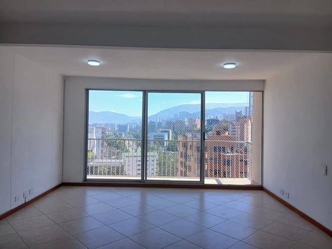 Apartamento de 3 alcobas en arriendo en Santa Maria De Los Angeles, Medellín, 87 m² · foto 2 de 10