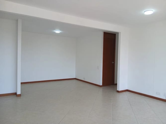 Apartamento de 3 alcobas en arriendo en Santa Maria De Los Angeles, Medellín, 87 m² · foto 3 de 10
