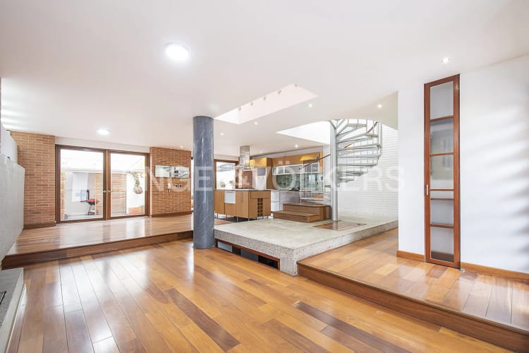 Casa de 4 alcobas en venta en Cr Los Nogales, Chía, 235 m² · foto 3 de 20