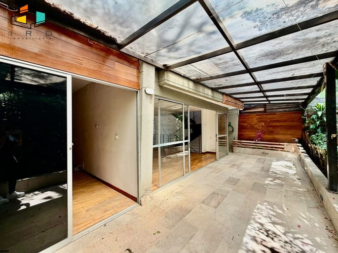 Casa de 4 alcobas en venta en El Poblado, Medellín, 183 m² · foto 2 de 24