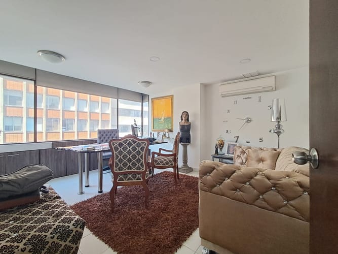 Oficina en venta en La Candelaria, Medellín, 46 m² · foto 2 de 6