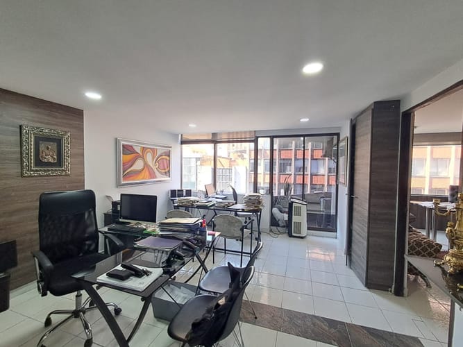 Oficina en venta en La Candelaria, Medellín, 46 m² · foto 4 de 6