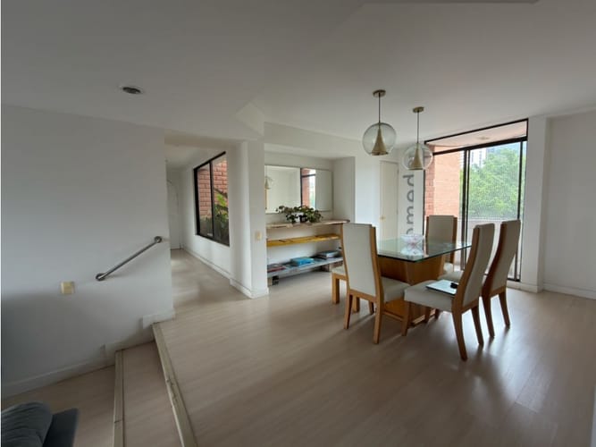 Apartamento de 3 alcobas en venta en Urbanizacion Arcoiris, Medellín, 158 m² · foto 12 de 18