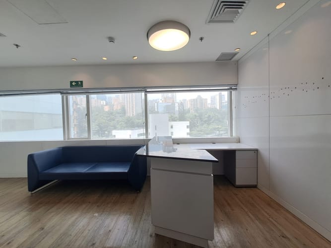 Oficina en arriendo en Manila, Medellín, 148 m² · foto 2 de 23