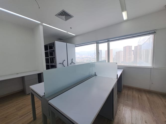 Oficina en arriendo en Manila, Medellín, 148 m² · foto 13 de 23